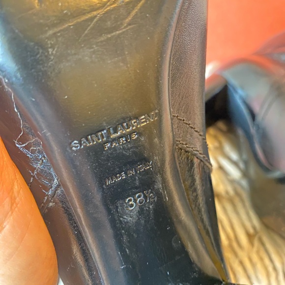 Saint Laurent crinkle patent leather booties - Picture 8 of 13